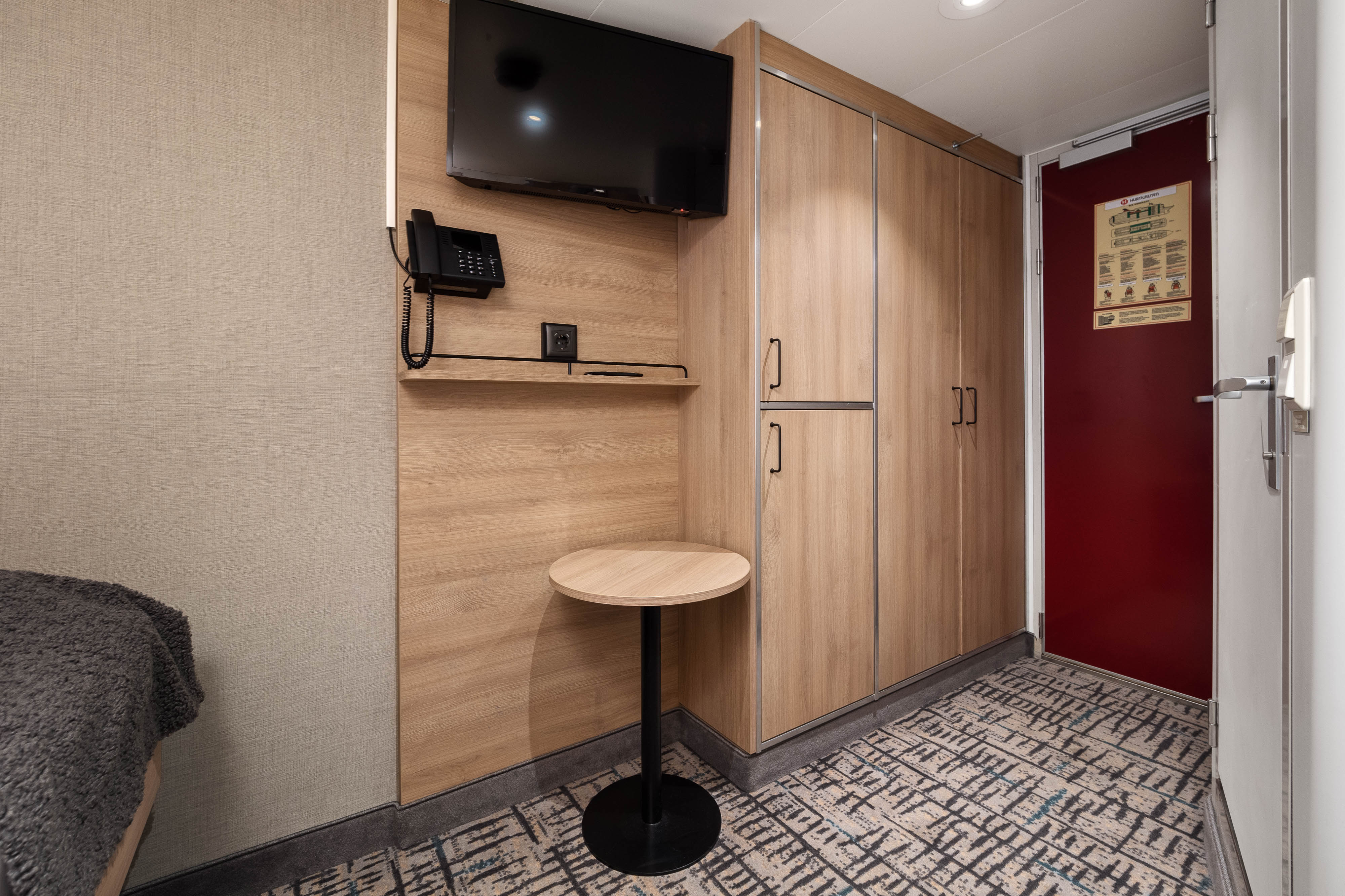 Polar Outside | Lower deck for 2 travellers